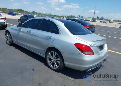 2018 Mercedes-Benz C 300 из США, поврежденный, VIN WDDWF4JB4JR316715